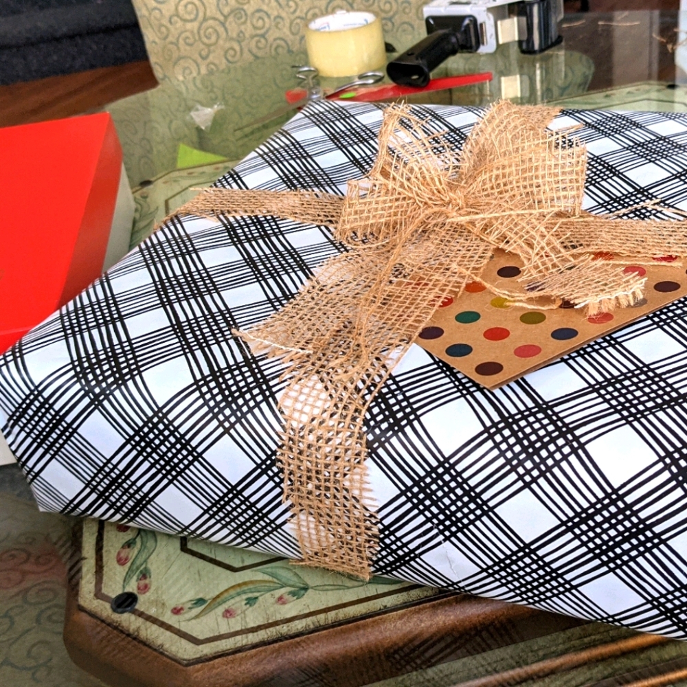 Gift Surprise Box - Picture 3 of 4